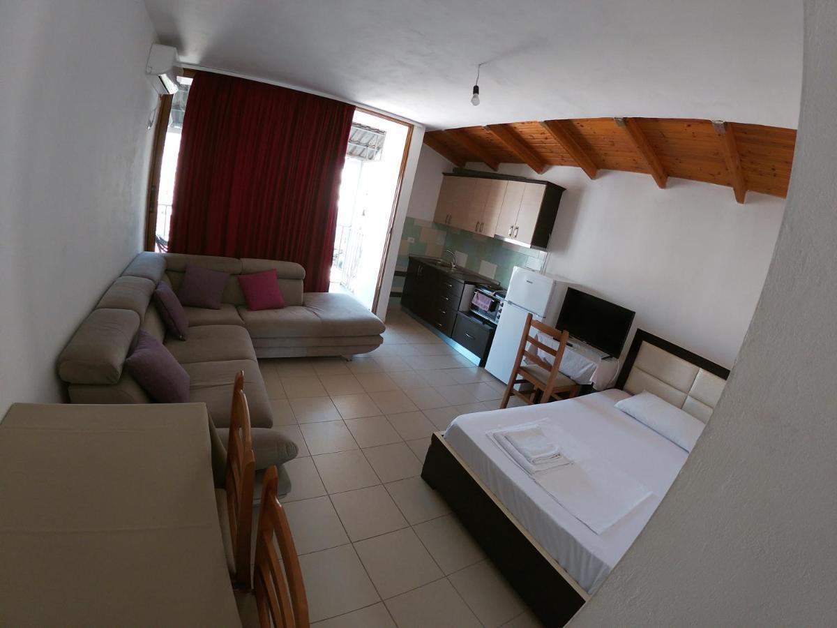 Honey Apartments Near Promenade Saranda Kültér fotó