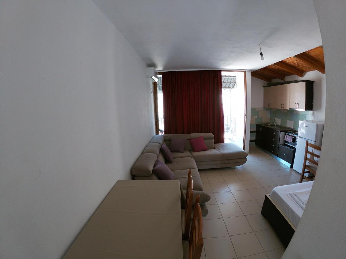Honey Apartments Near Promenade Saranda Kültér fotó