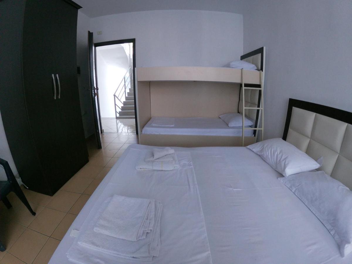 Honey Apartments Near Promenade Saranda Kültér fotó