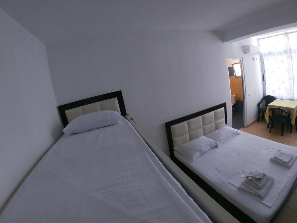 Honey Apartments Near Promenade Saranda Kültér fotó